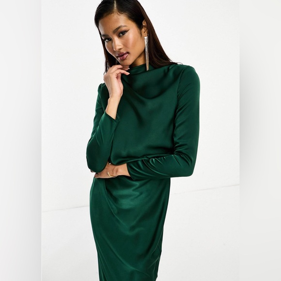 ASOS satin tuck detail maxi dress with ruched detail in forest green size 6 NWTS - Picture 6 of 6